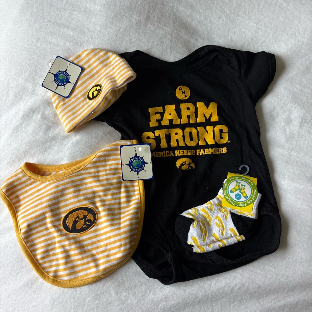 Iowa hawkeyes Black and Yellow Baby bundle Set